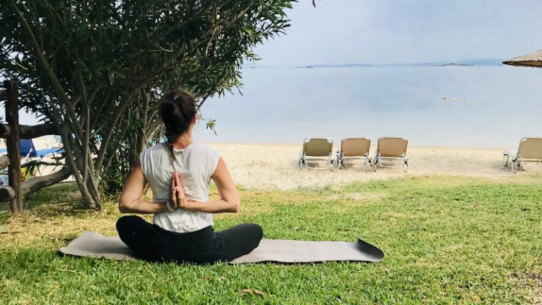 yoga by the sea1 768x432